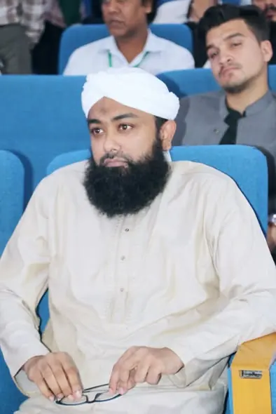 Soban Attari at Lahore Garrison University, photo 2 of 5