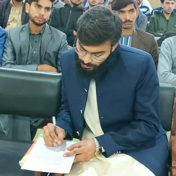 Soban Attari at University of Education, photo 5 of 5