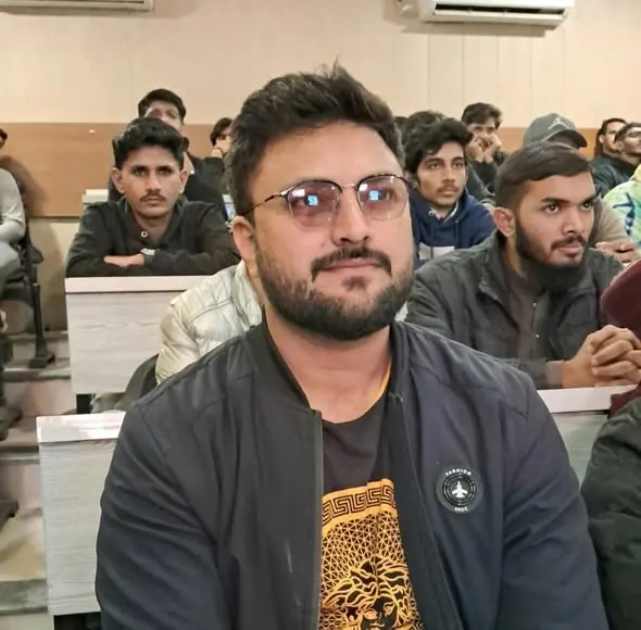 Soban Attari at University of South Asia, photo 4 of 5